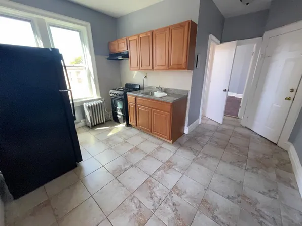 176 Broadway APT 7, Bayonne, NJ 07002