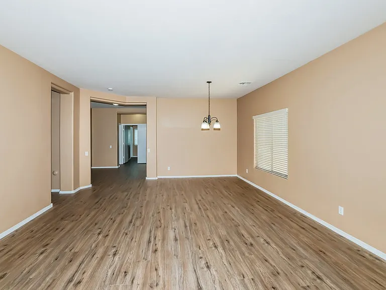 9427 W Monte Vista Rd — Photo 5