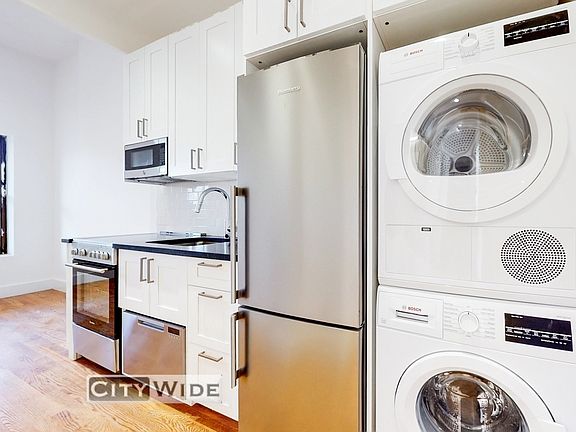 4th image of 242 W 10th St #6F