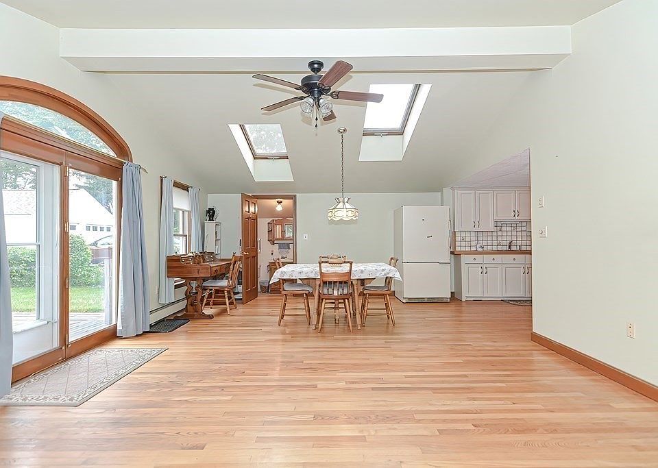 152 Laurel St, Melrose, MA 02176 Zillow