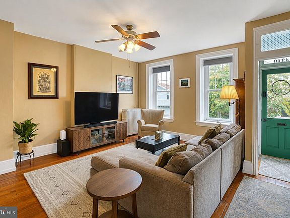 3rd image of 4319 Freeland Ave