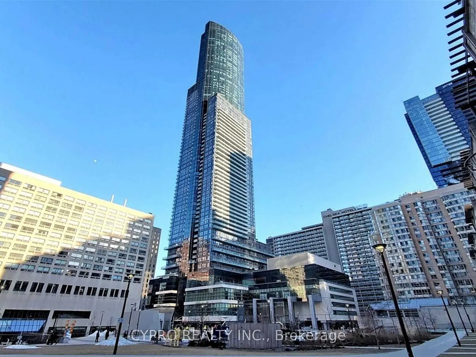 3 bed, $4,680 — Photo 2