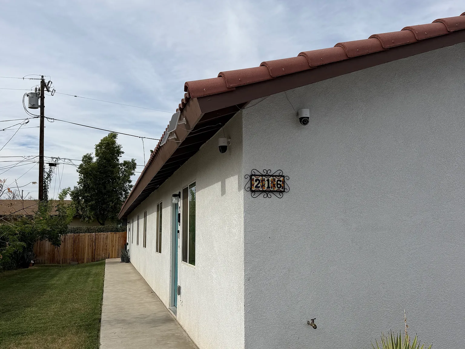 3 bed, 1040 sqft, $1,900 — Photo 3