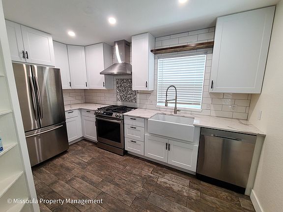 3rd image of 4851 Chadwick Ln