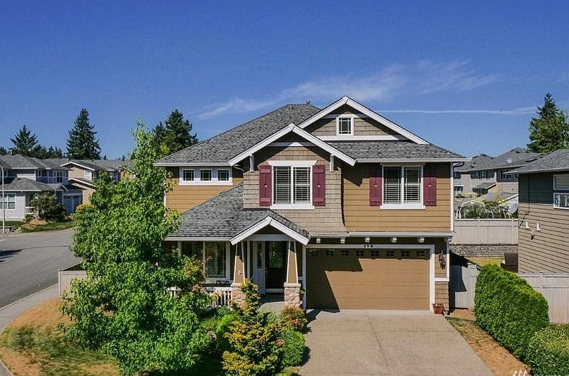 Beautiful end unit adjacent to the park