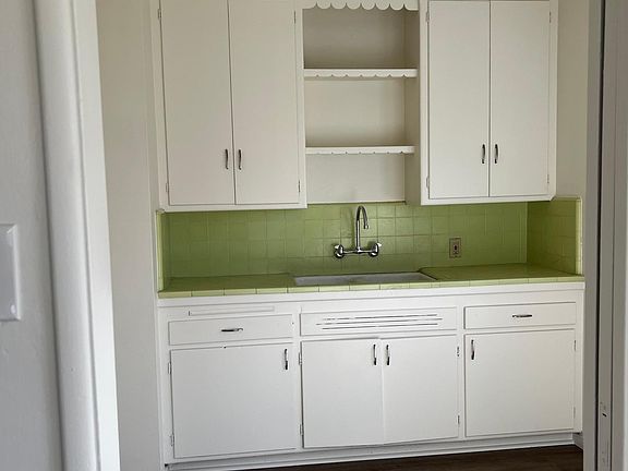 3rd image of 1212 S Marguerita Ave #A