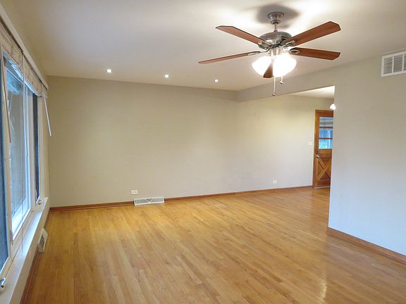 2nd image of 22W362 Hackberry Dr