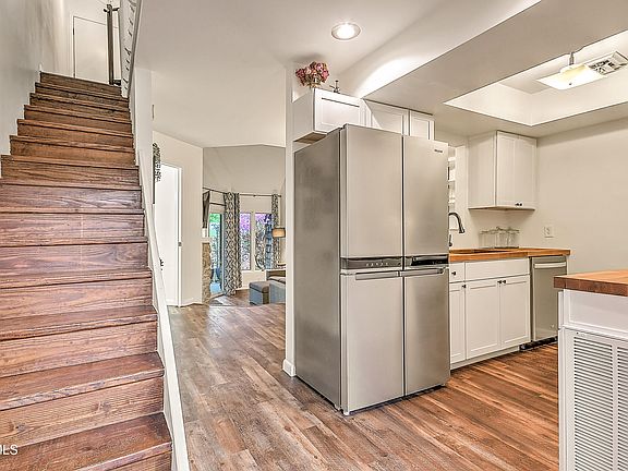 4th image of 115 Beechnut St APT H8
