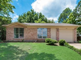1525 La Fonda Dr, Seagoville, TX 75159
