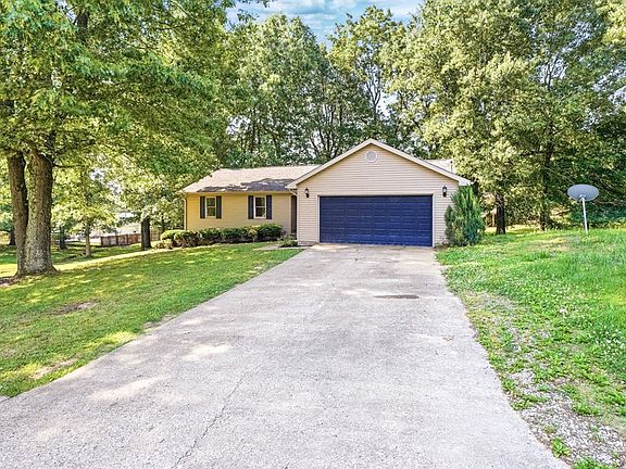 3rd image of 128 Carlisle Dr