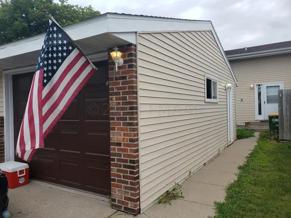 1014 1st St S, Wahpeton, ND 58075