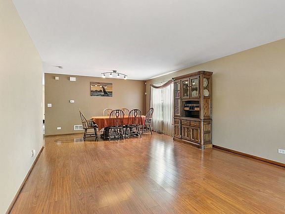 4th image of 871 Black Cherry Ln