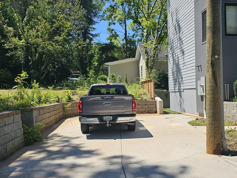 1055 Tumlin St NW #B — Photo 5