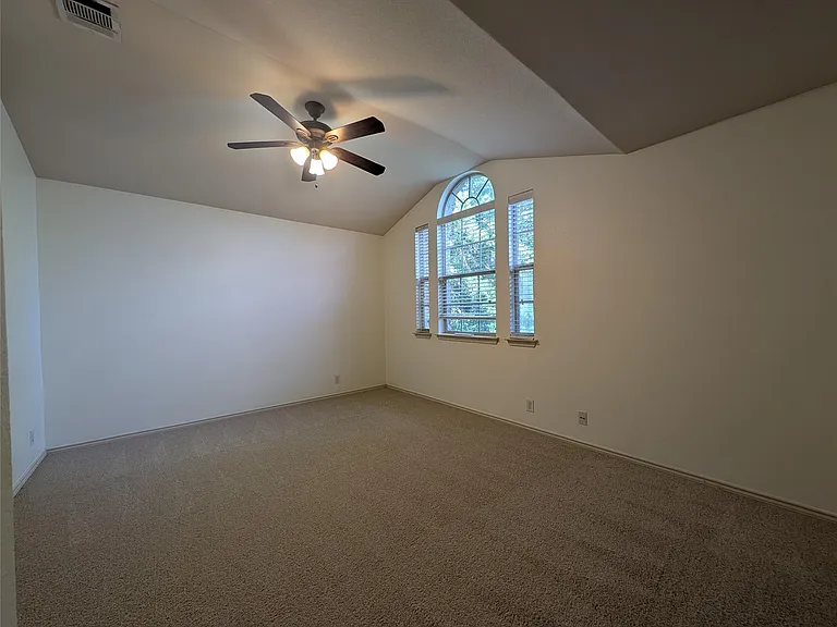 1602 Westmeadow Trl — Photo 22
