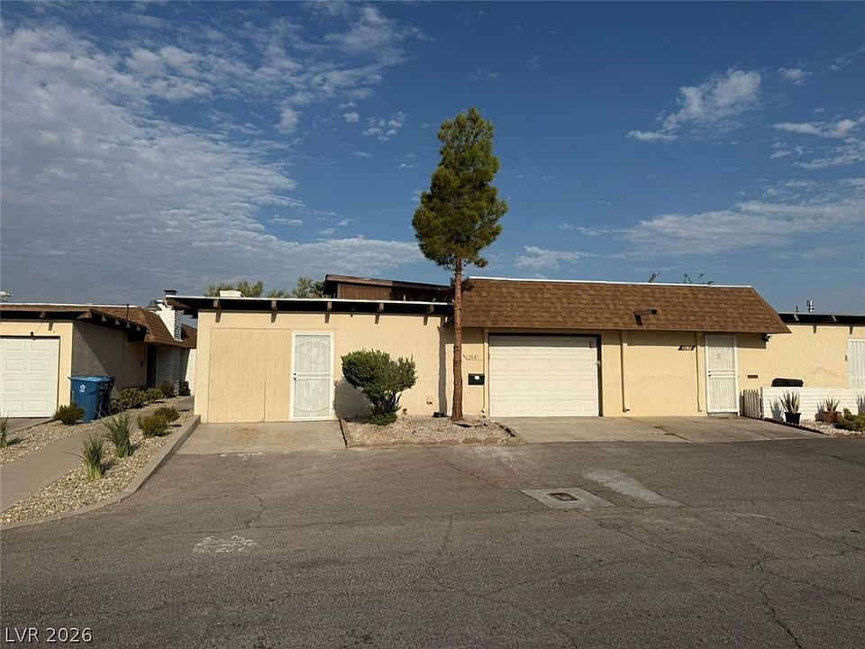 1st image of 2641 Heritage Cir