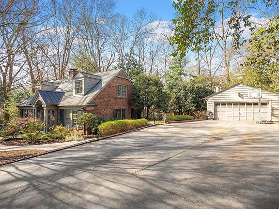 3rd image of 210 Pine Forest Dr