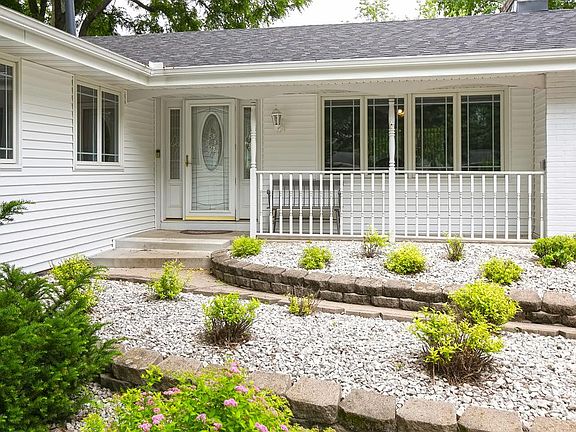 3rd image of 4404 W 98th Street Cir