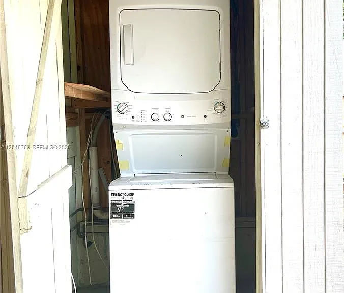 1004 SW 24th Ave #1 — Photo 9