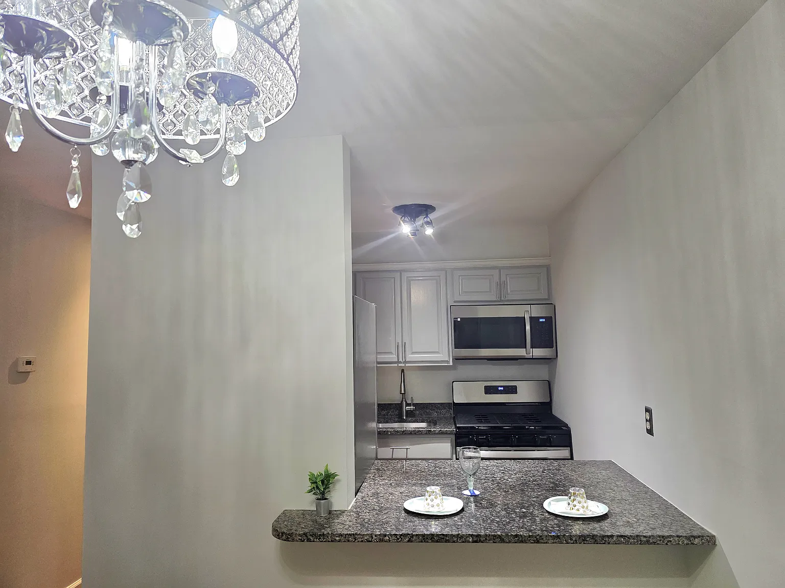 1 bed, 668 sqft, $1,295 — Photo 1