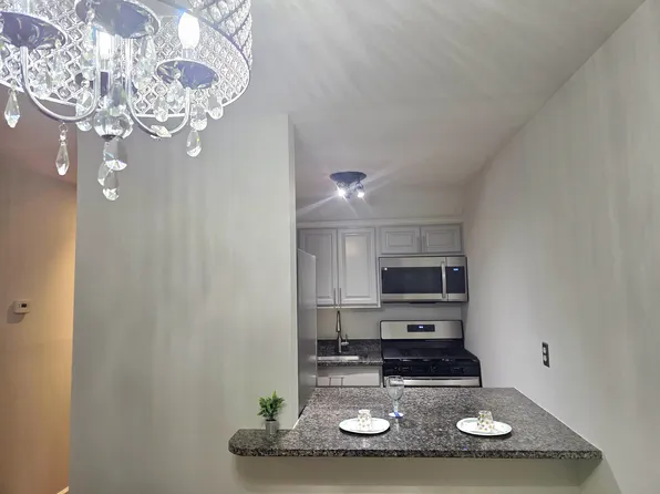 570 Wilson Bridge Dr, Oxon Hill, MD