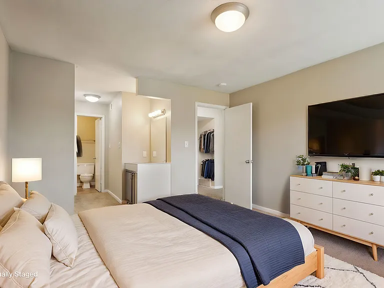 Applewood At The Cove Apartments — Photo 17
