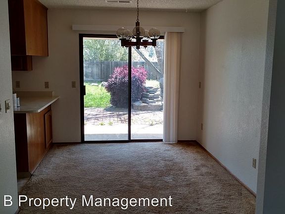4th image of 104 Pioneer Dr
