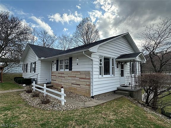 2nd image of 1207 Chestnut St