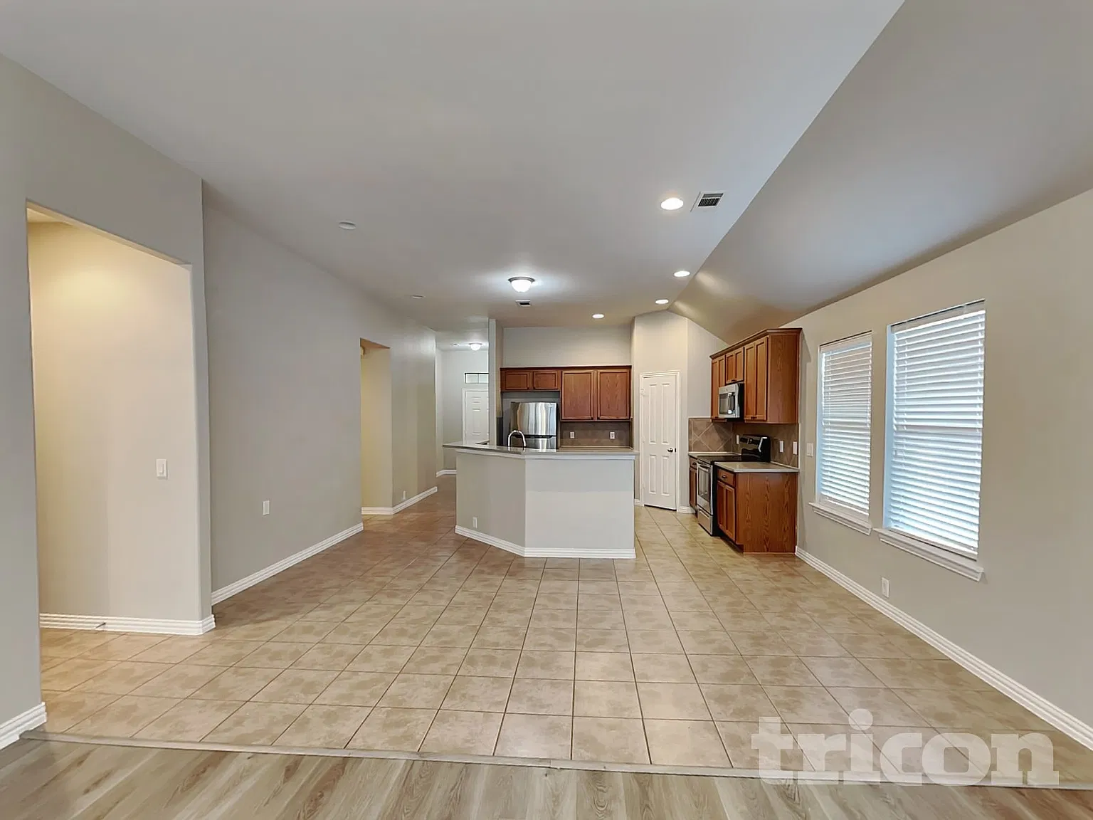 210 Bear Trail Waxahachie TX — Photo 4