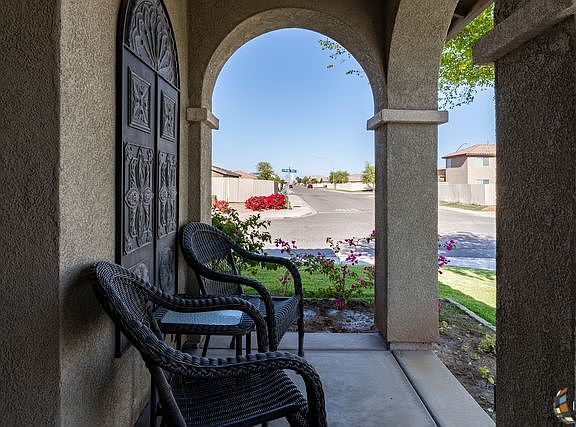 4th image of 624 Flying Cloud Dr