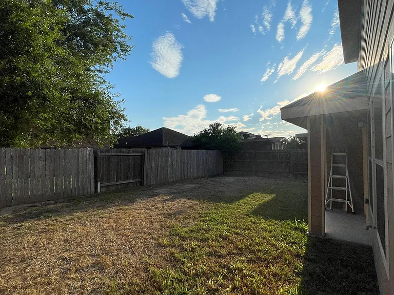 4405 Thunderbird Ave — Photo 81