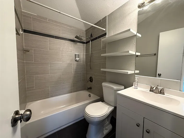 4019 Ascot Ln — Photo 11