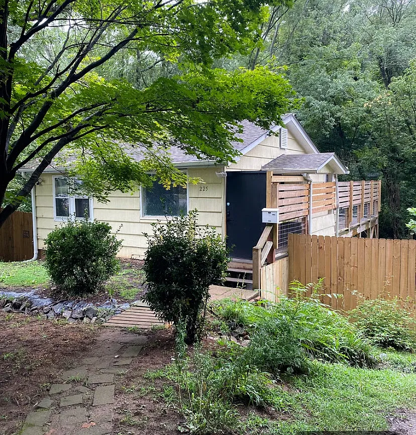 2 bed, 726 sqft, $2,000 — Photo 1