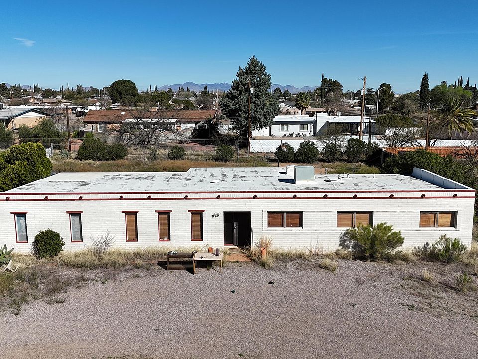 1st image of 932 CACTUS WREN Lane