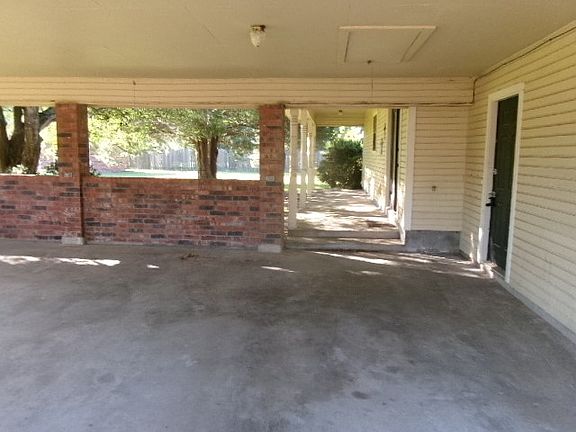 4th image of 110 Oaklawn Dr