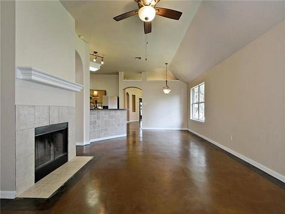 5th image of 1704 Mimosa Ln