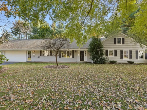 10 Pinegrove Rd, Hingham, MA 02043