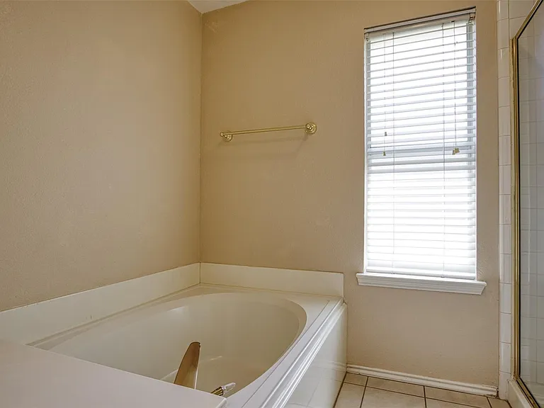 1411 Rivercrest Blvd — Photo 13