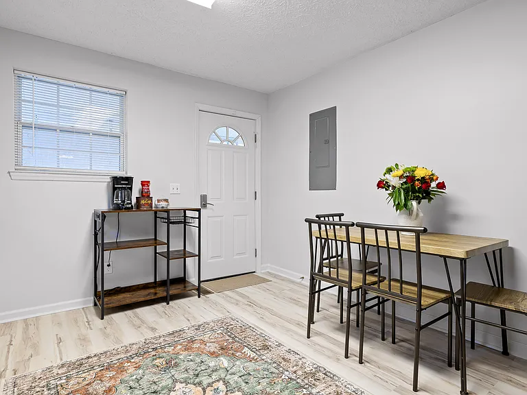 800 Poindexter Ave — Photo 5