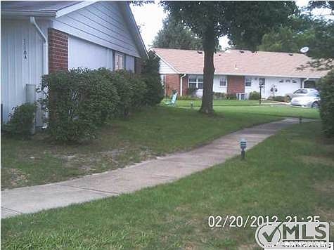 3rd image of 1118B Argyll Cir