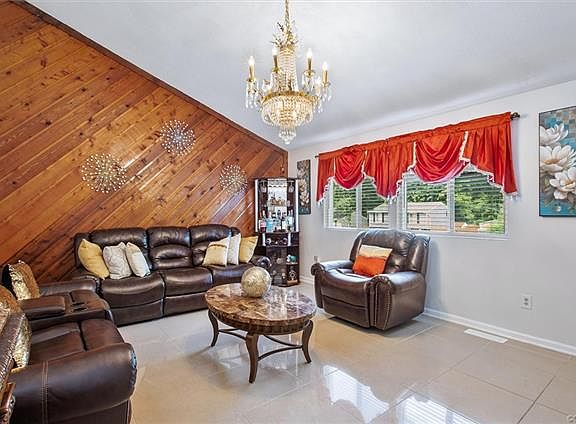 5th image of 5212 Autumnleaf Dr