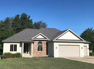 15671 Grand Point Dr, Grand Haven, MI 49417
