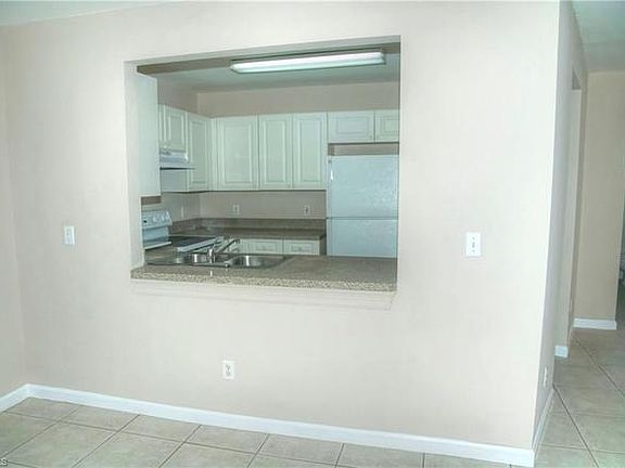 2nd image of 611 SE 6th Ter