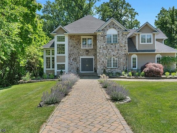 2nd image of 18 BAYVIEW TERRACE