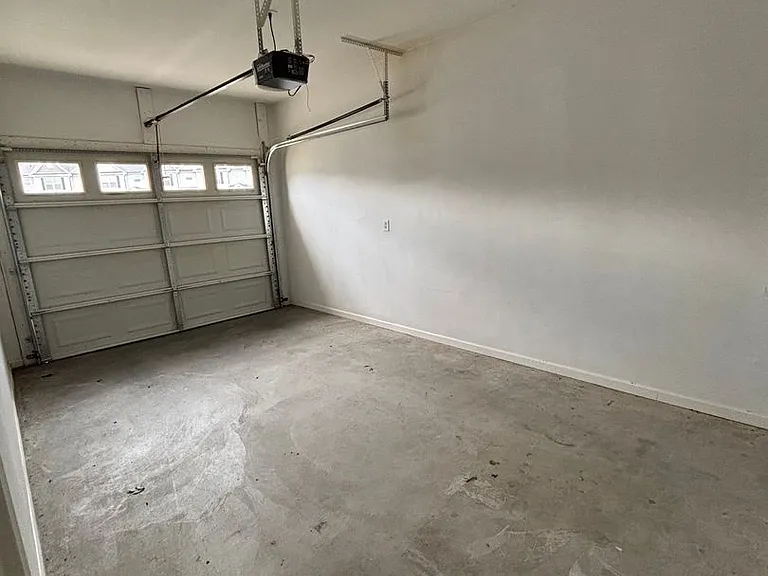 402 Beaumont Cir — Photo 21
