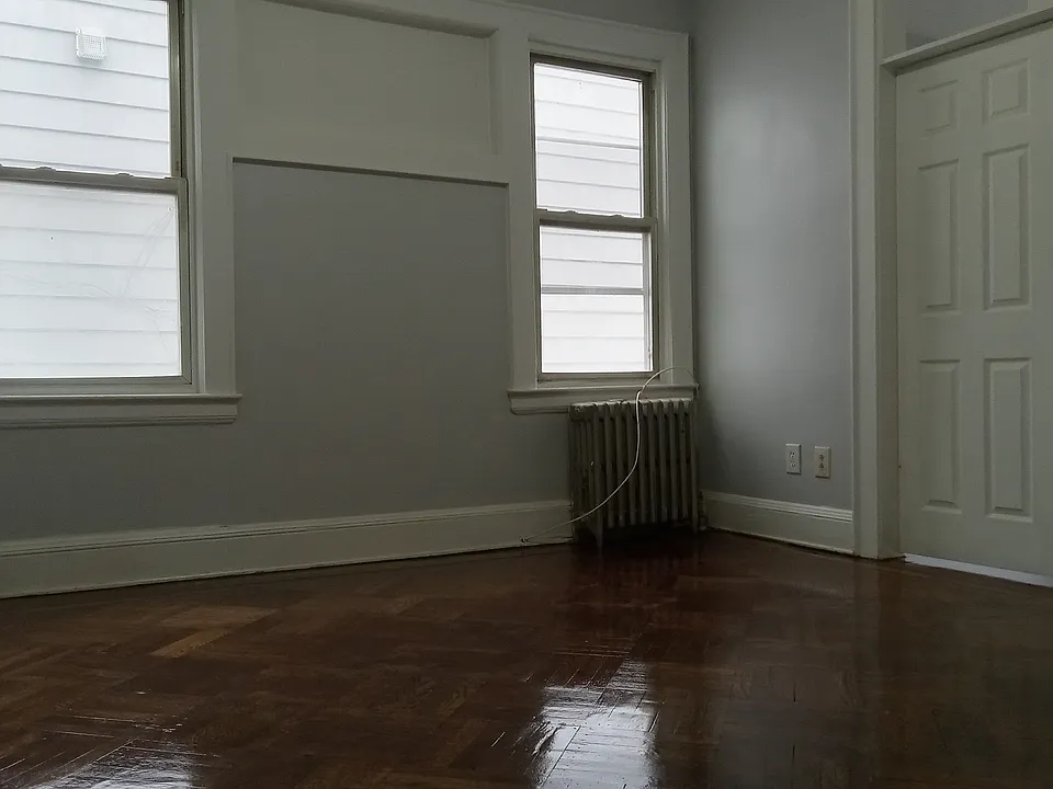 158 Linden Ave #3