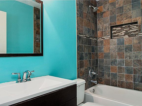 3rd image of 3649 Chatham Dr