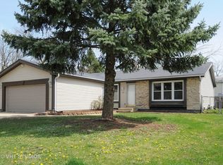 144 Flagstaff Dr, Bolingbrook, IL 60440