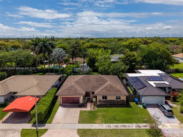14762 SW 143rd Ter, Miami, FL 33196