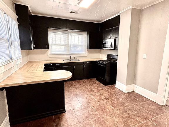 4th image of 708 Warner Ave
