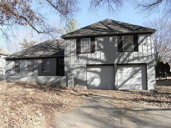 2nd image of 8424 W 98th St